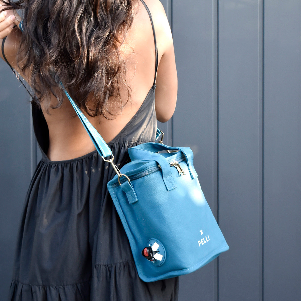 OUTLET - Outside of the Box - Wine Cask Cooler Bag in Dark Teal Blue