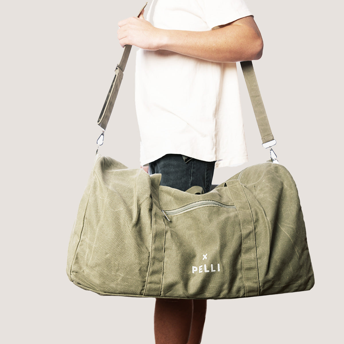 Medium Waxed Canvas Duffle Bag - Moss Green