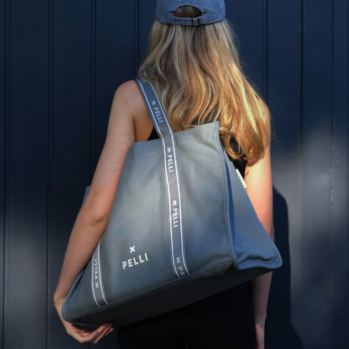 Tamarama Deluxe Canvas Tote Bag in Dolphin Grey