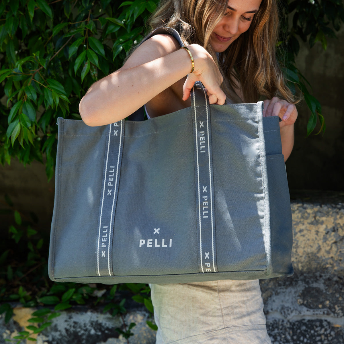 Tamarama Deluxe Canvas Tote Bag in Dolphin Grey