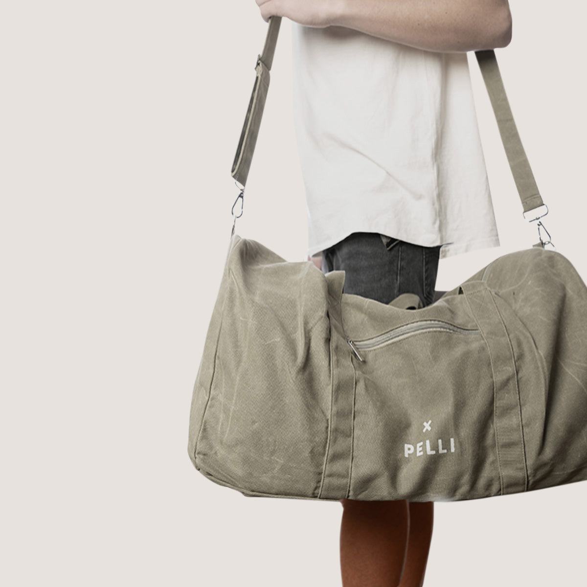 Medium Waxed Canvas Duffle Bag - Moss Green