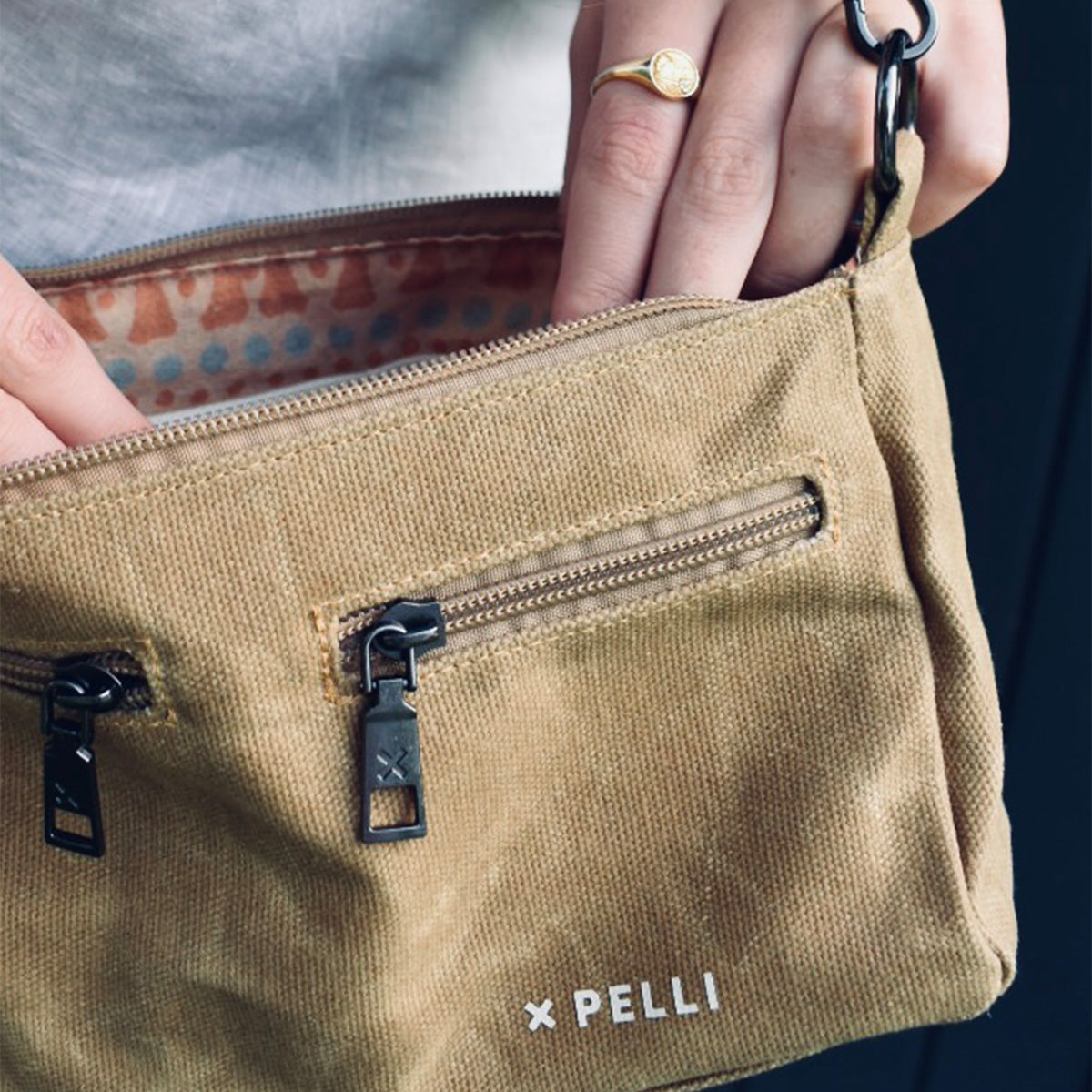 tan handbag
