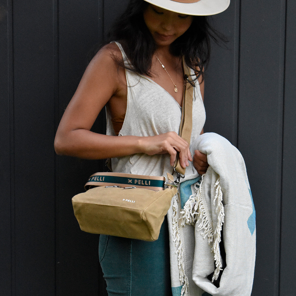 OUTLET -The Wanderer Waxed Canvas Crossbody Bag - Tan Brown